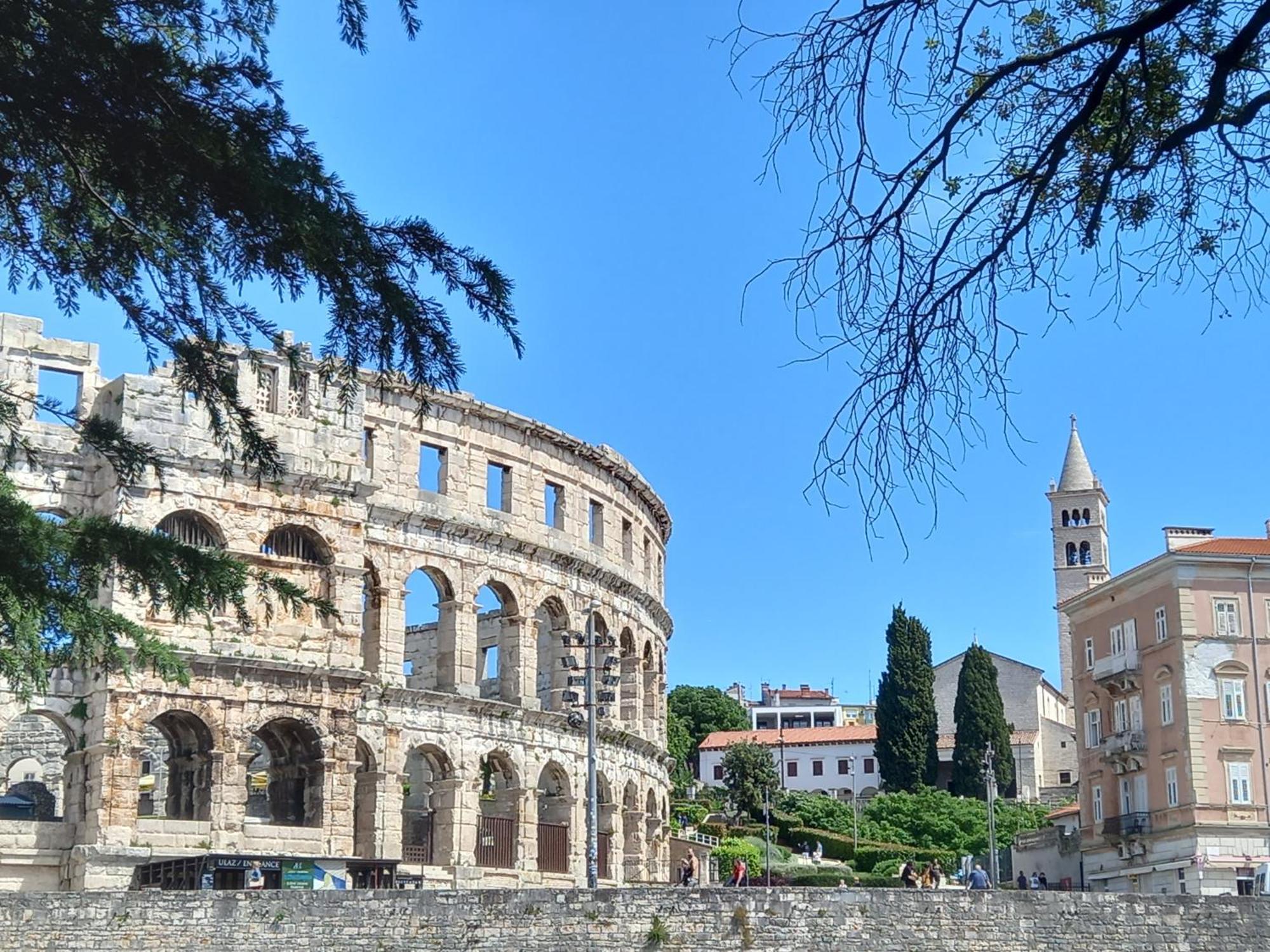 Renata * Pula